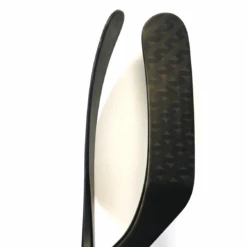 Travis Dermott Pro Stock - Warrior Alpha DX (NHL) -Hockey Stick Market Dermott.B6MC.AS1 e5952a03 676f 42cb af00 fad6cd81468a