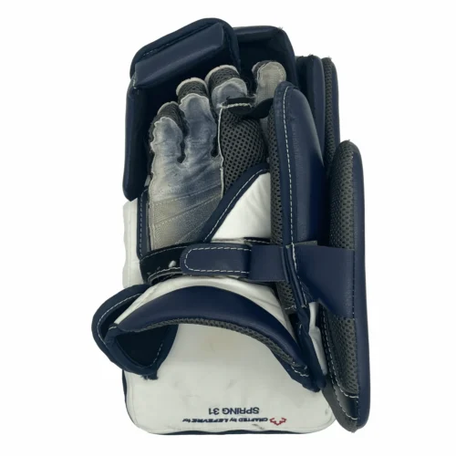 True L20.2 - Used Pro Stock Goalie Blocker (Navy/White) 5 True L20.2 - Used Pro Stock Goalie Blocker (Navy/White) -Hockey Stick Market IMG 2852 91e0662b 15b7 46f9 a06e 5c93eec3e86c scaled