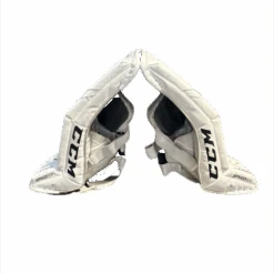 CCM Extreme Flex 5.5 - Used Junior Goalie Pad Set (White) -Hockey Stick Market IMG 3915