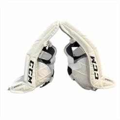CCM Extreme Flex 5.5 - New Goalie Pad Set - Junior (White) -Hockey Stick Market IMG 3919