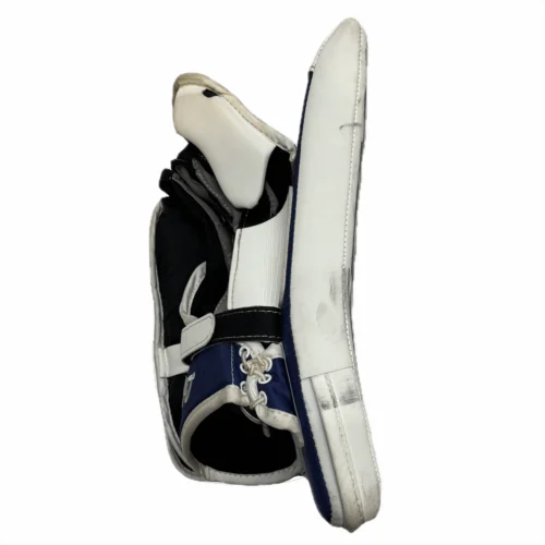 CCM Extreme Flex E3.9 - Used Full Right Senior Goalie Blocker (White/Blue) -Hockey Stick Market IMG 3992 be2369d5 8928 4c4f 8bcc 804166a87589 scaled