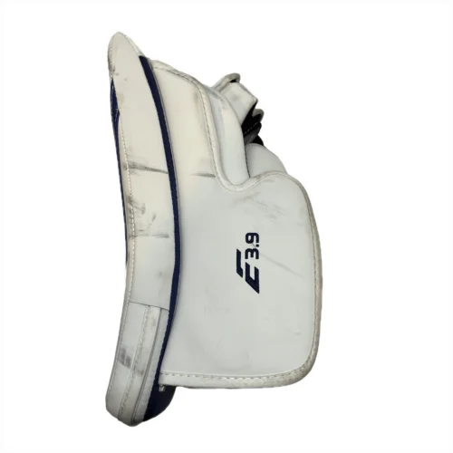 CCM Extreme Flex E3.9 - Used Full Right Senior Goalie Blocker (White/Blue) -Hockey Stick Market IMG 3993 6af8a770 fd45 4b1f bfd5 596c52f985e8 scaled