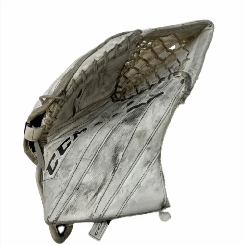 CCM Extreme Flex 5.5 - Used Full Right Junior Goalie Glove (White)
