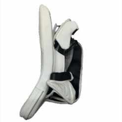 CCM Extreme Flex 6.5 - New Goalie Blocker - Junior (White) -Hockey Stick Market IMG 4071 fd1ca303 89a0 4ef8 8516 051559900817