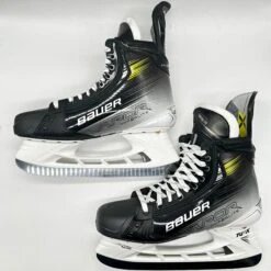 Bauer Vapor Hyperlite 2 - NHL Pro Stock Skates - Juraj Slafkovsky - Size 11.5E 10 Bauer Vapor Hyperlite 2 - NHL Pro Stock Skates - Juraj Slafkovsky - Size 11.5E -Hockey Stick Market IMG 4399
