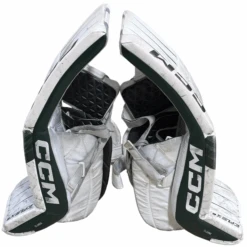CCM Extreme Flex 6 - Used Pro Stock Goalie Pads (White/Green) 8 CCM Extreme Flex 6 - Used Pro Stock Goalie Pads (White/Green) -Hockey Stick Market Image 20250317 160441 142 transparent Craiyon