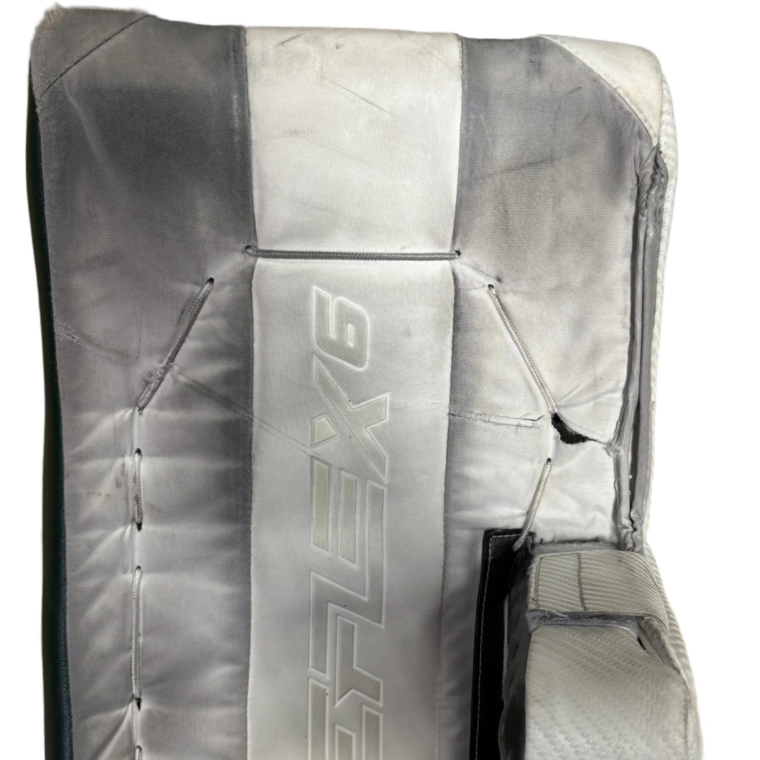 CCM Extreme Flex 6 - Used Pro Stock Goalie Pads (White/Green) 5 CCM Extreme Flex 6 - Used Pro Stock Goalie Pads (White/Green) - Image 5