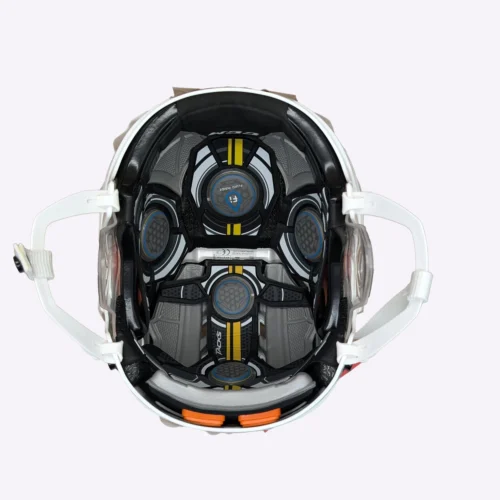CCM Tacks 910 - Hockey Helmet (White) 5 CCM Tacks 910 - Hockey Helmet (White) -Hockey Stick Market PXL 20240620 142514298.MP