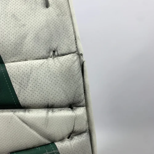 CCM Extreme Flex 5 - Used Pro Stock Goalie Pads (White/Green) 10 CCM Extreme Flex 5 - Used Pro Stock Goalie Pads (White/Green) -Hockey Stick Market Photo2023 06 12 62753PM scaled