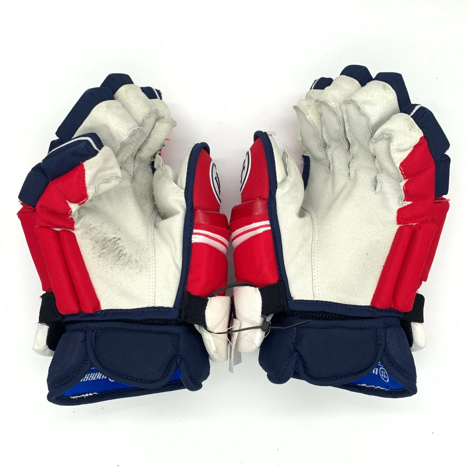 Used Glove - Warrior - Covert - Washington Capitals (NHL) - Brenden Dillon 2 Used Glove - Warrior - Covert - Washington Capitals (NHL) - Brenden Dillon - Image 2