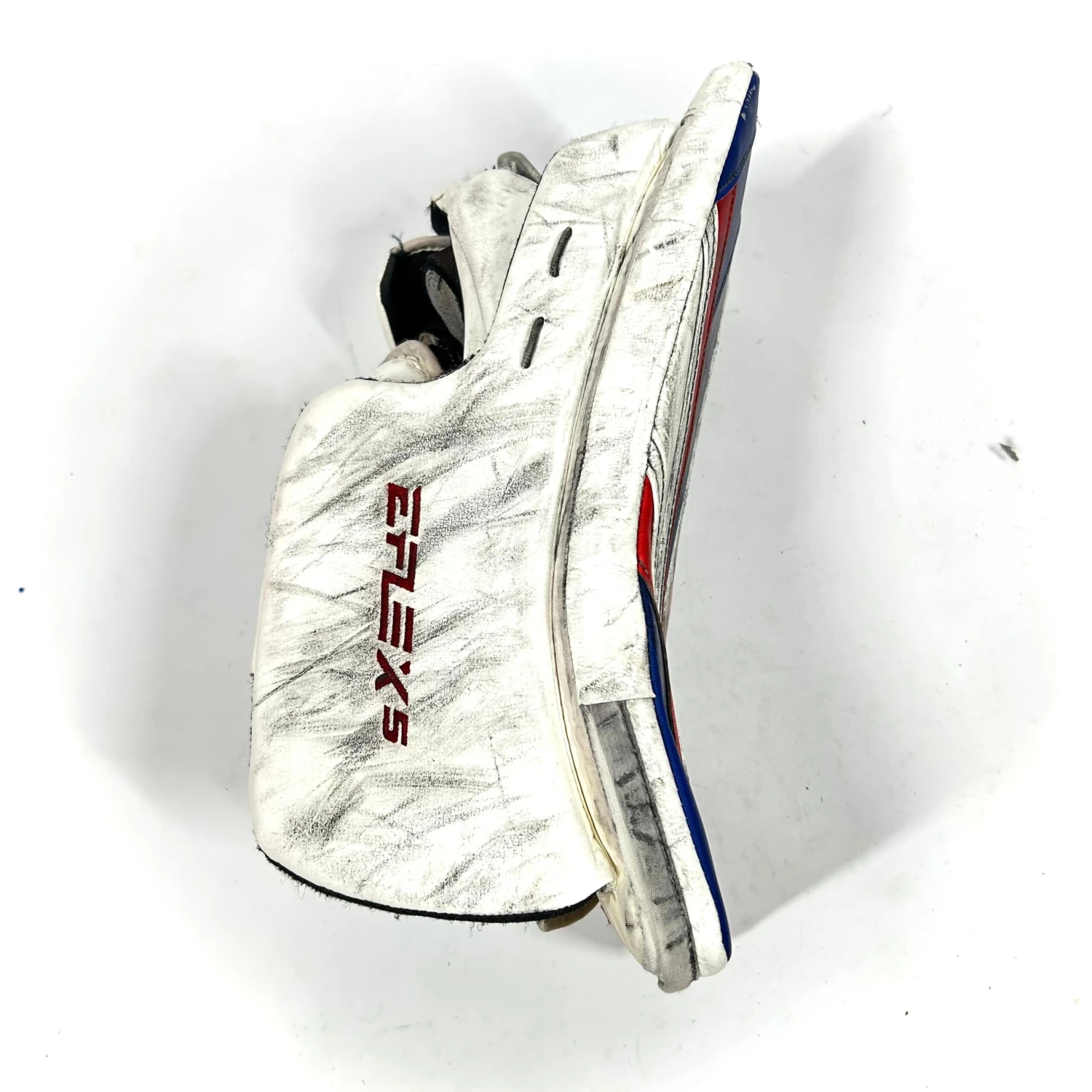 CCM Extreme Flex 5 - Used Goalie Blocker (Blue/Red/White) 2 CCM Extreme Flex 5 - Used Goalie Blocker (Blue/Red/White) - Image 2