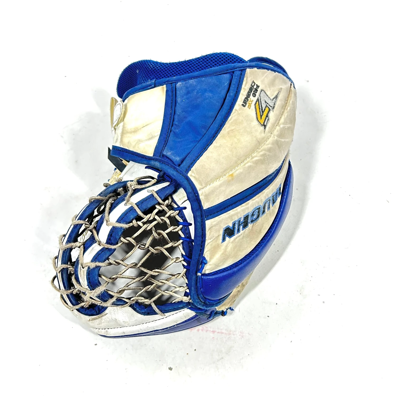 Vaughn V7- Used Pro Stock Goalie Glove (White/Blue) 2 Vaughn V7- Used Pro Stock Goalie Glove (White/Blue) - Image 2