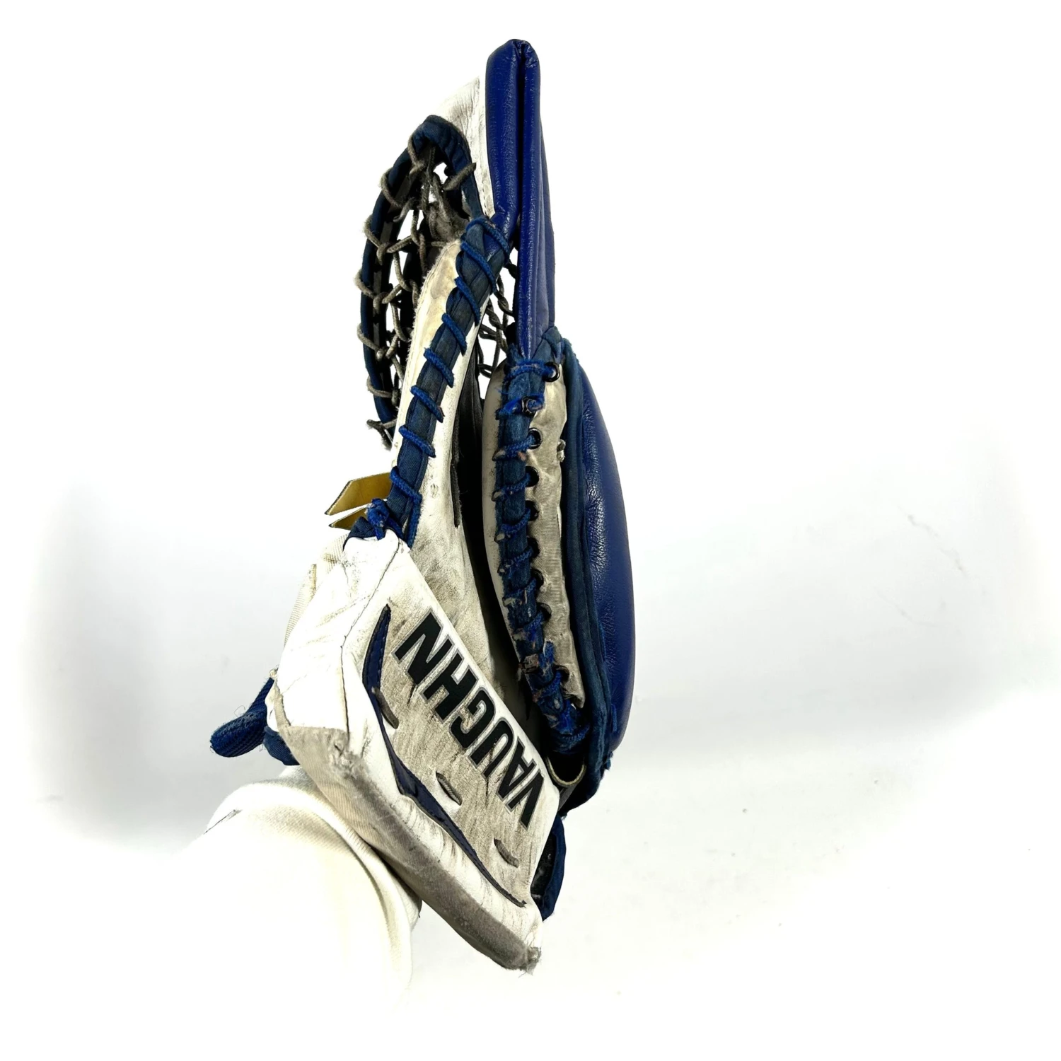 Vaughn V7- Used Pro Stock Goalie Glove (White/Blue) 3 Vaughn V7- Used Pro Stock Goalie Glove (White/Blue) - Image 3