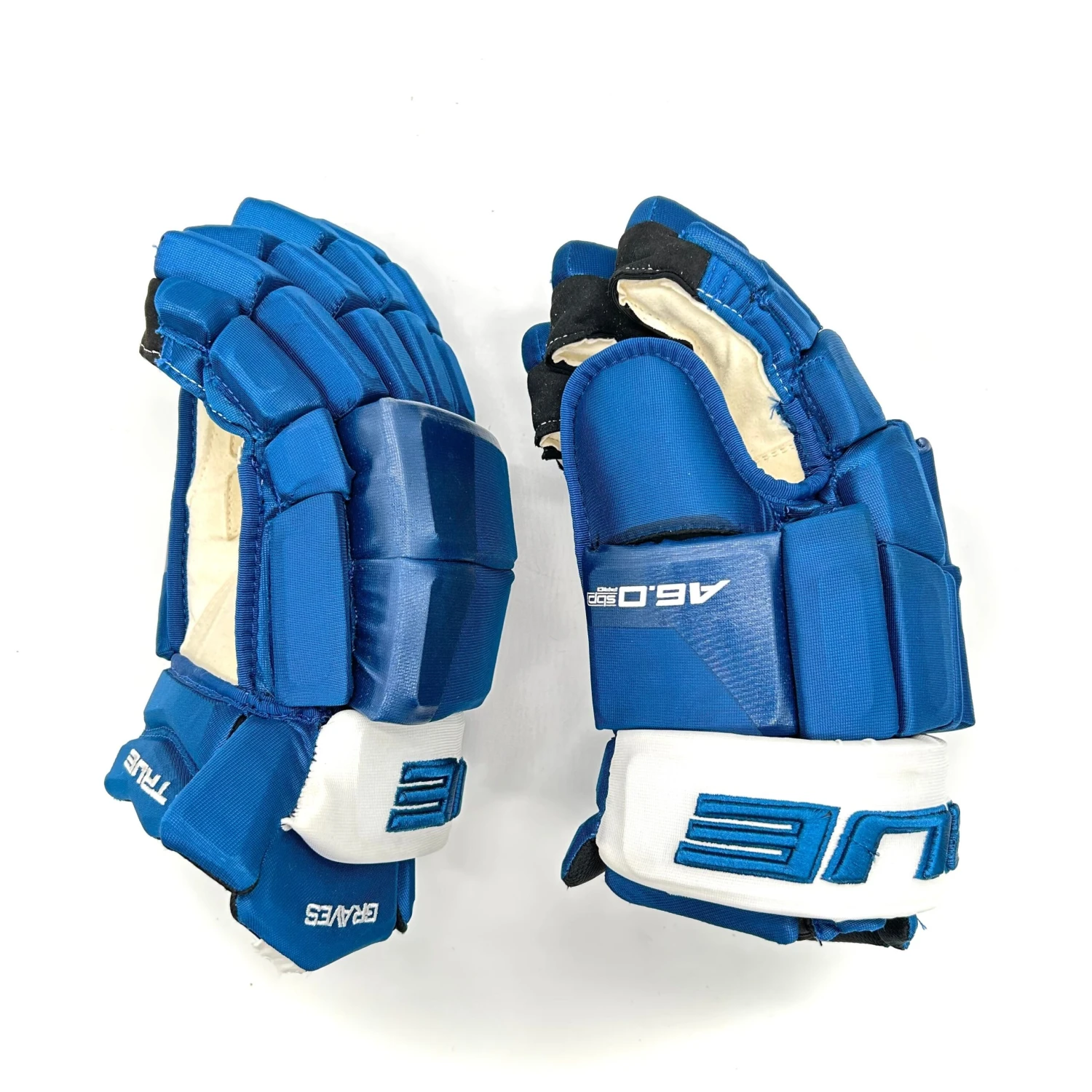 True A6.0 - NHL Pro Stock Glove - Ryan Graves (Blue/White) 2 True A6.0 - NHL Pro Stock Glove - Ryan Graves (Blue/White) - Image 2