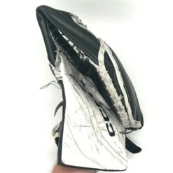 CCM Extreme Flex 6 - Used Pro Stock Goalie Glove (White/Black) #2 -Hockey Stick Market Photo2025 06 18 40504PM