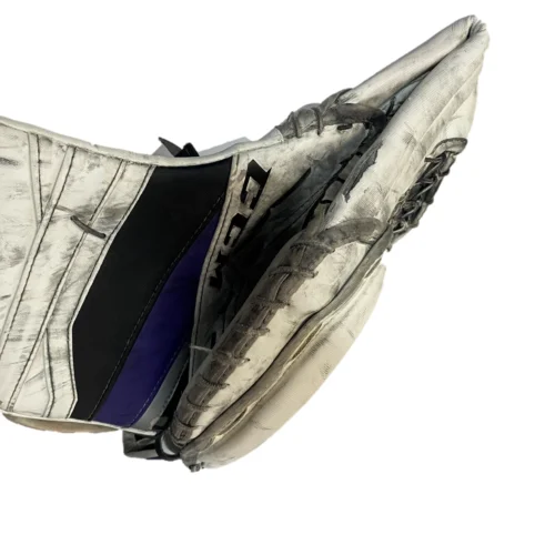 CCM Extreme Flex III - Used Pro Stock Goalie Pads- Full Set (White/Black/Purple) 23 CCM Extreme Flex III - Used Pro Stock Goalie Pads- Full Set (White/Black/Purple) -Hockey Stick Market Picture22 3e866db5 1790 40f1 a05e 1a6459cdfef4 scaled