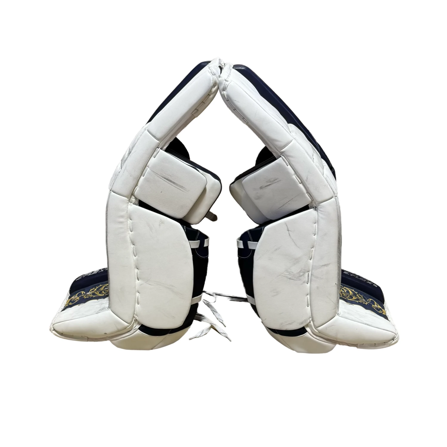 CCM Extreme Flex 5 - Used NCAA Pro Stock Goalie Pads (White/Navy/Gold) 4 CCM Extreme Flex 5 - Used NCAA Pro Stock Goalie Pads (White/Navy/Gold) - Image 4