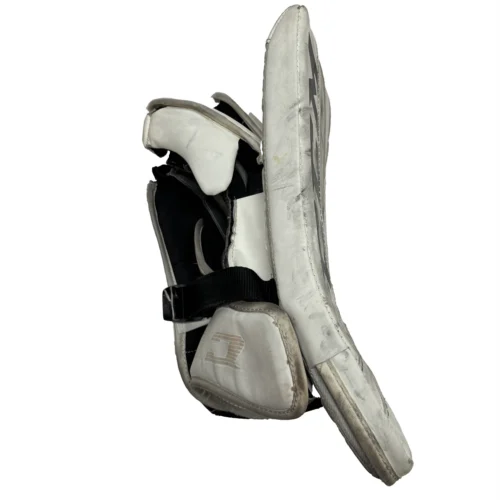 CCM Extreme Flex 5.5 - Used Full Right Junior Goalie Blocker (White) -Hockey Stick Market image3 1 scaled