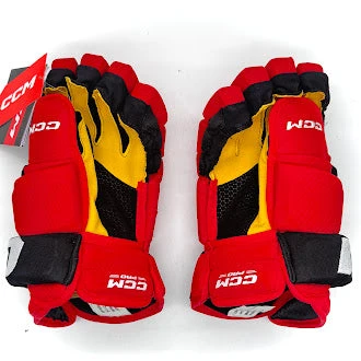 CCM HG97 - NHL Pro Stock Glove - Teuvo Teravainen (Red/Black) 2 CCM HG97 - NHL Pro Stock Glove - Teuvo Teravainen (Red/Black) - Image 2