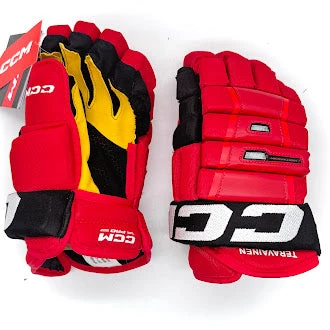 CCM HG97 - NHL Pro Stock Glove - Teuvo Teravainen (Red/Black) 1 CCM HG97 - NHL Pro Stock Glove - Teuvo Teravainen (Red/Black)